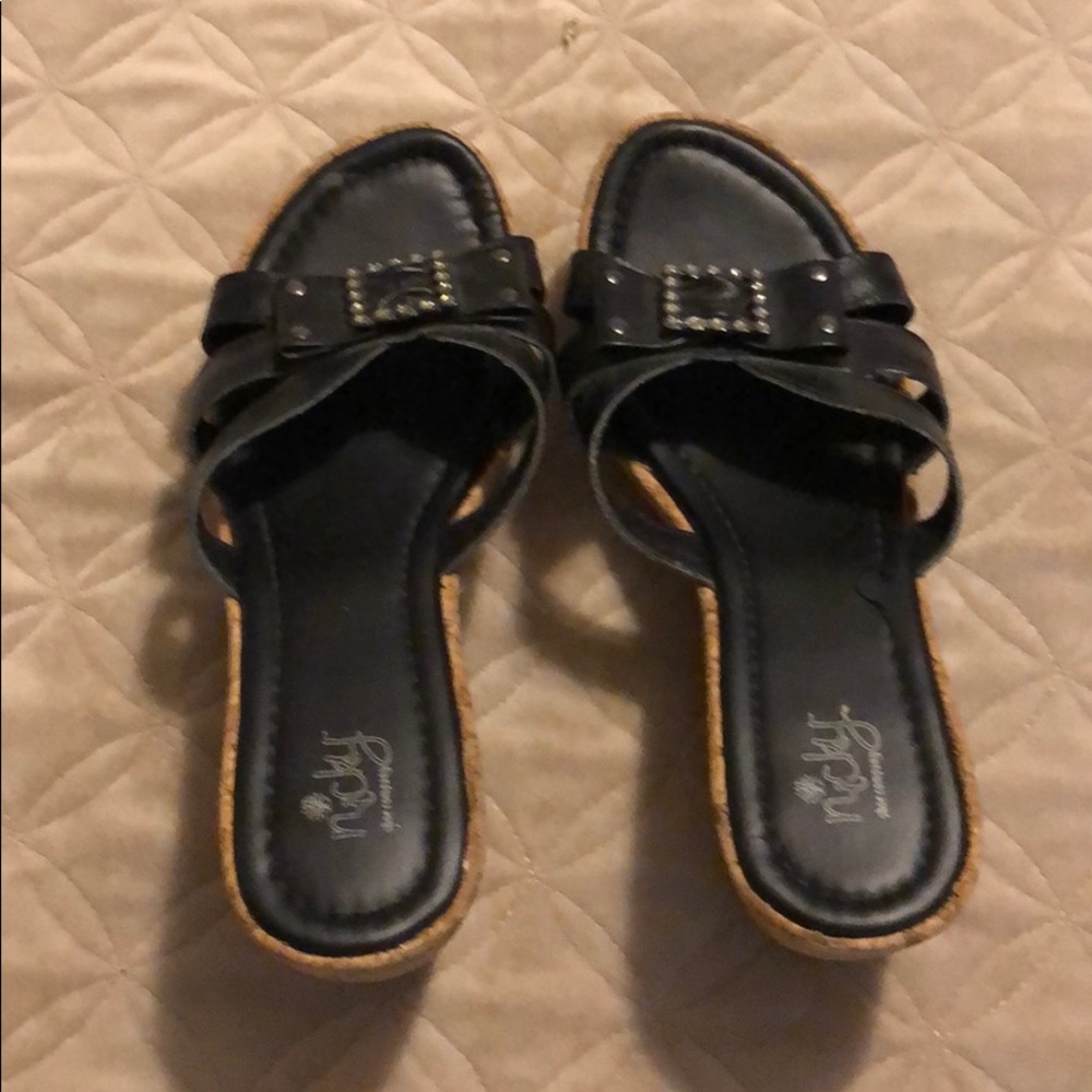 Shoes - Picture 2 of 4